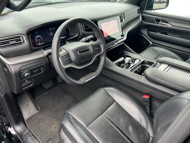 Used 2024 Jeep Wagoneer L Series II w/ Flexible Seating Group image 17