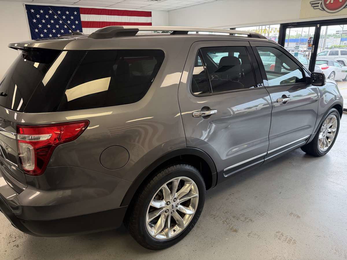 Used 2013 Ford Explorer XLT FWD image 6