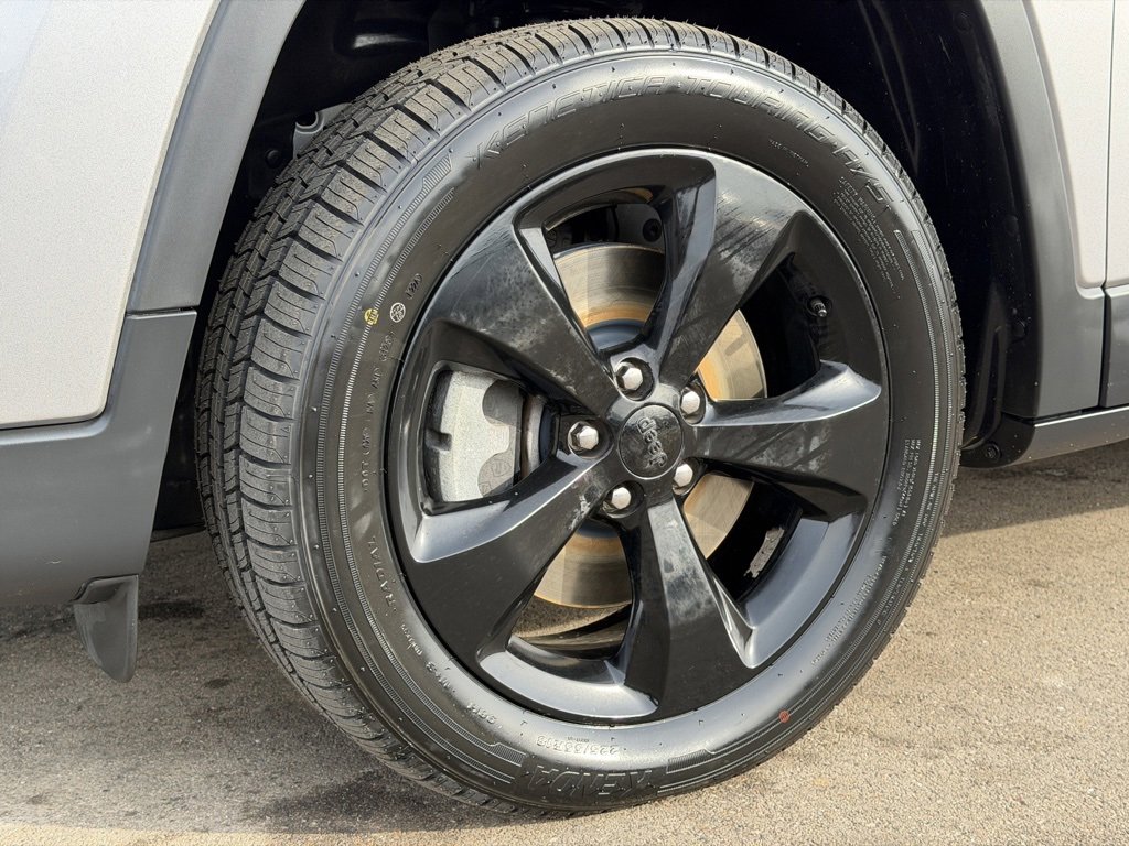 Used 2020 Jeep Cherokee Latitude Plus image 22