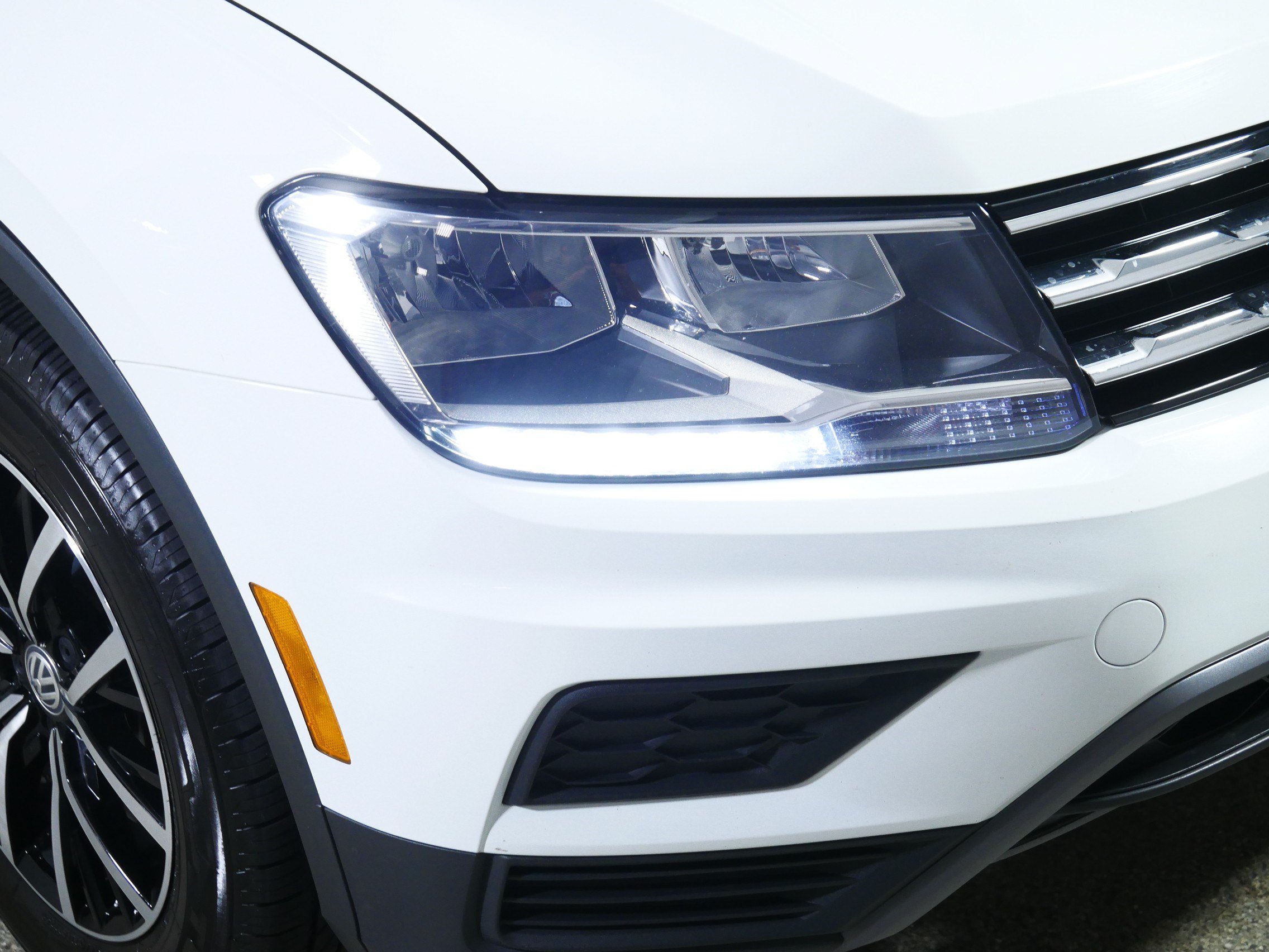 Used 2021 Volkswagen Tiguan SE AWD/4WD image 16