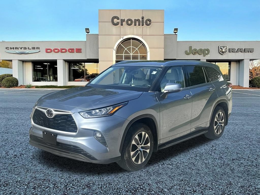 Used 2020 Toyota Highlander XLE AWD/4WD image 7