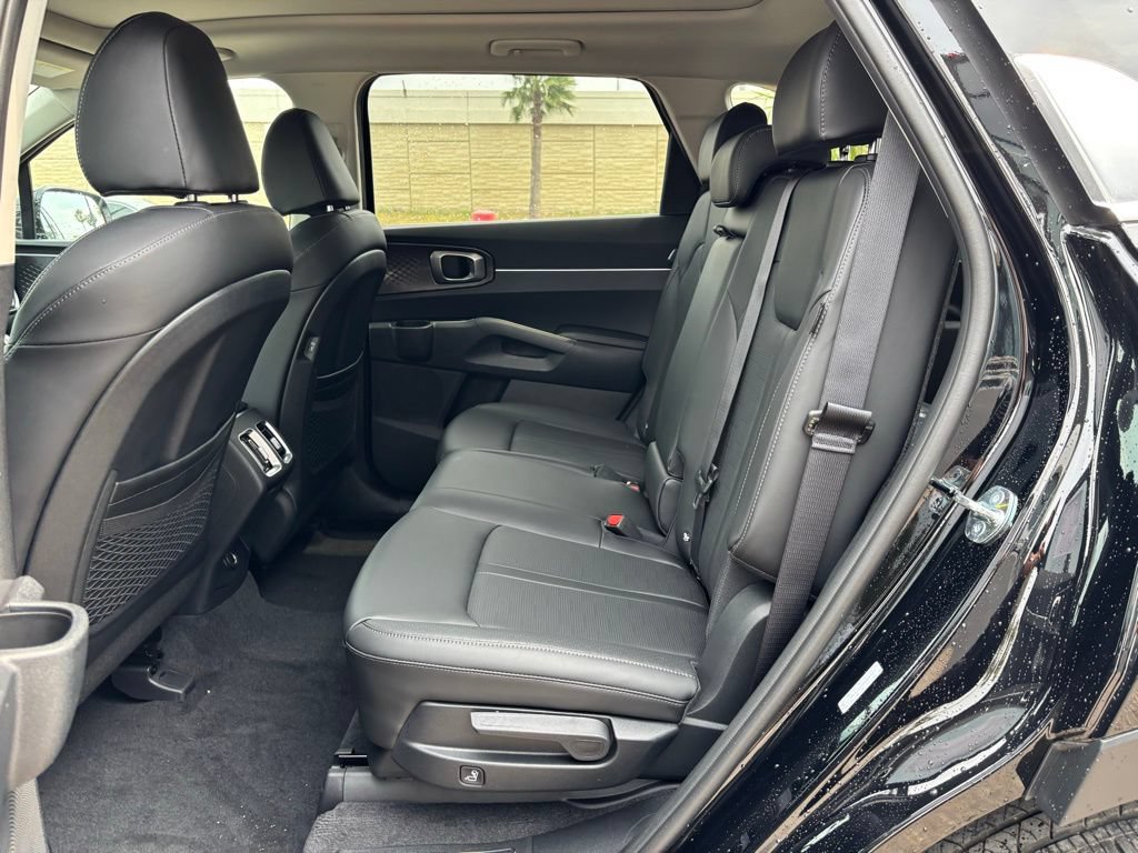 New 2025 Kia Sorento S w/ Panoramic Sunroof Package FWD image 17