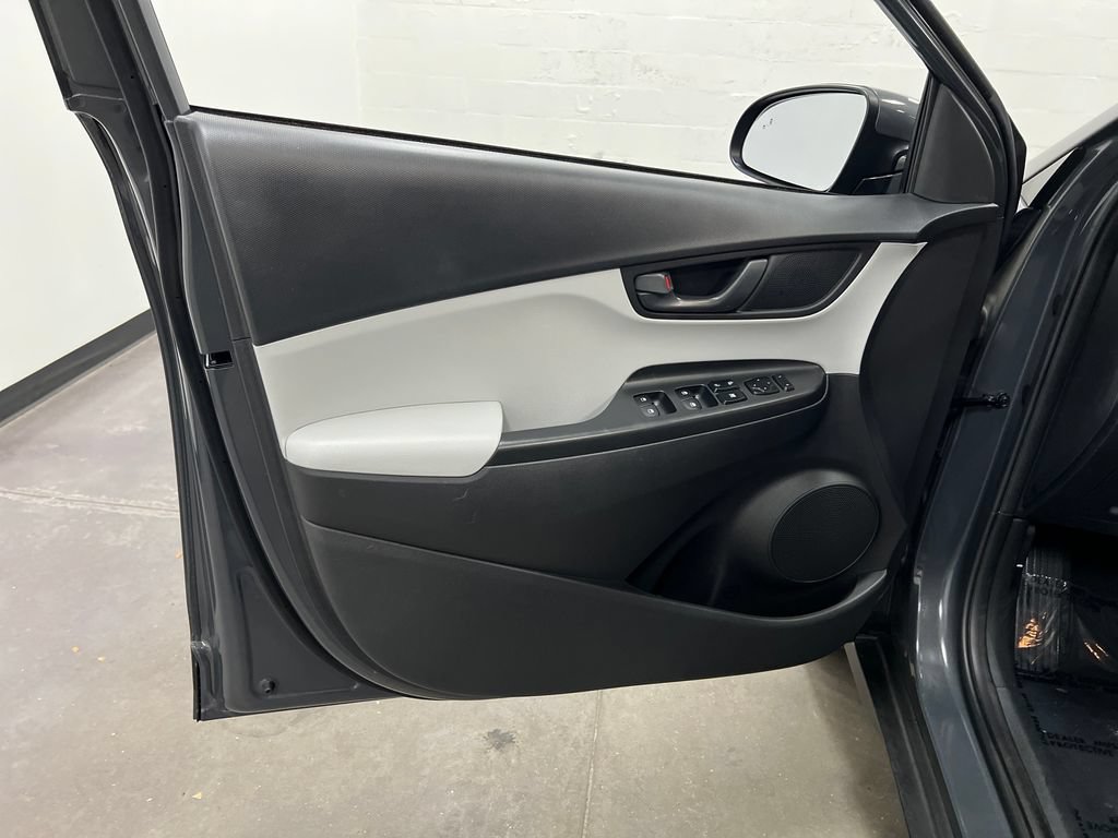 Used 2023 Hyundai Kona SEL AWD/4WD image 11