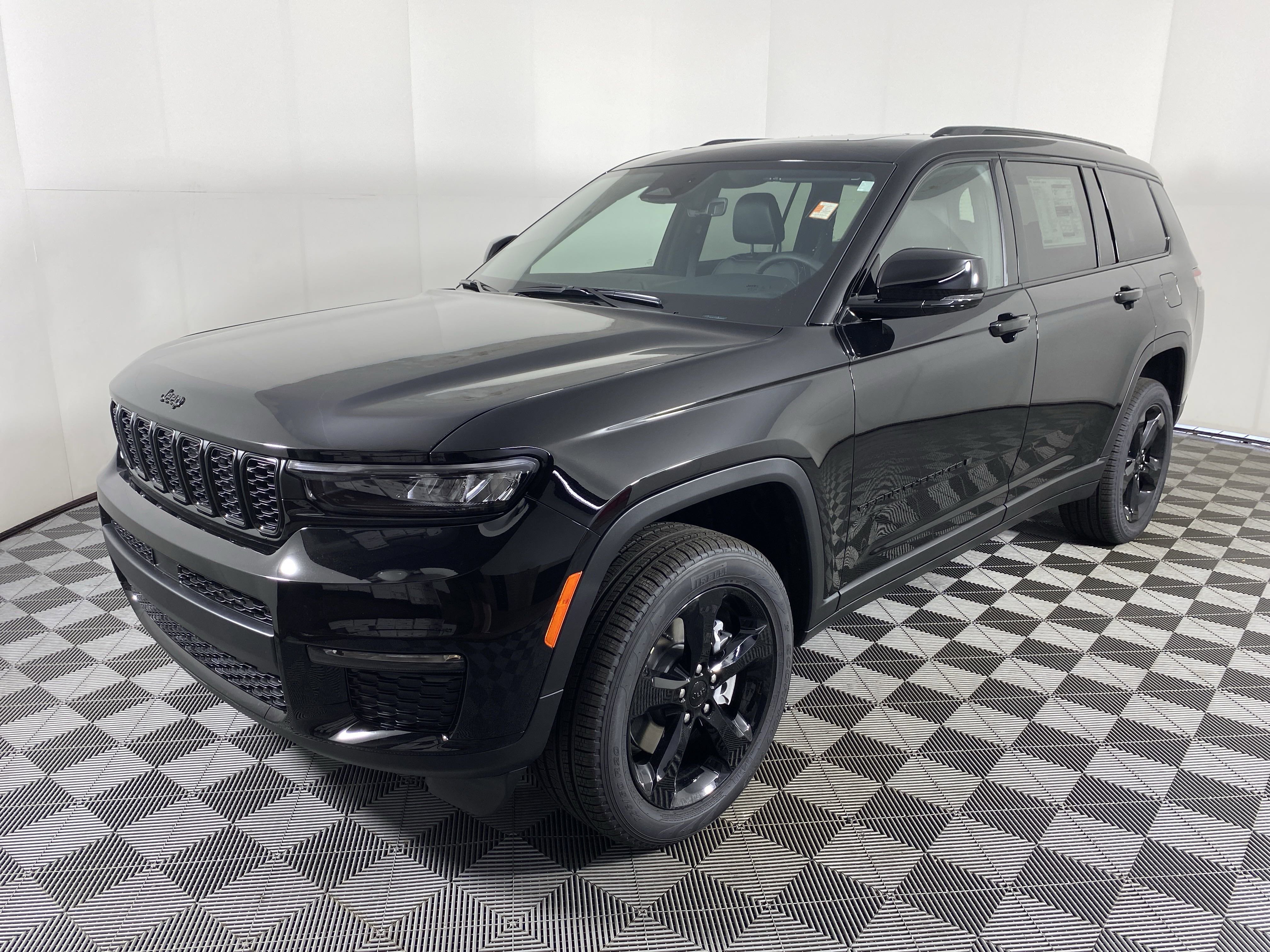 New 2025 Jeep Grand Cherokee L Limited w/ Black Appearance Package image 11