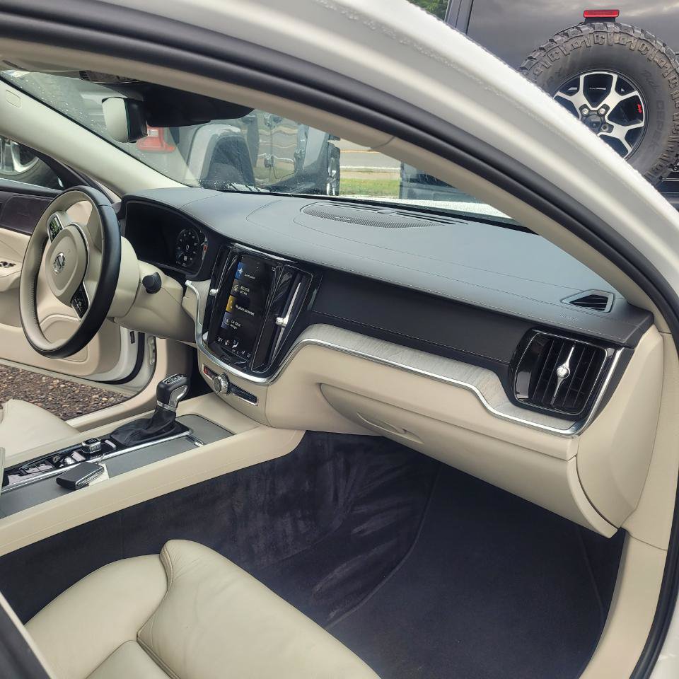 Used 2021 Volvo S60 T5 Inscription AWD/4WD image 29