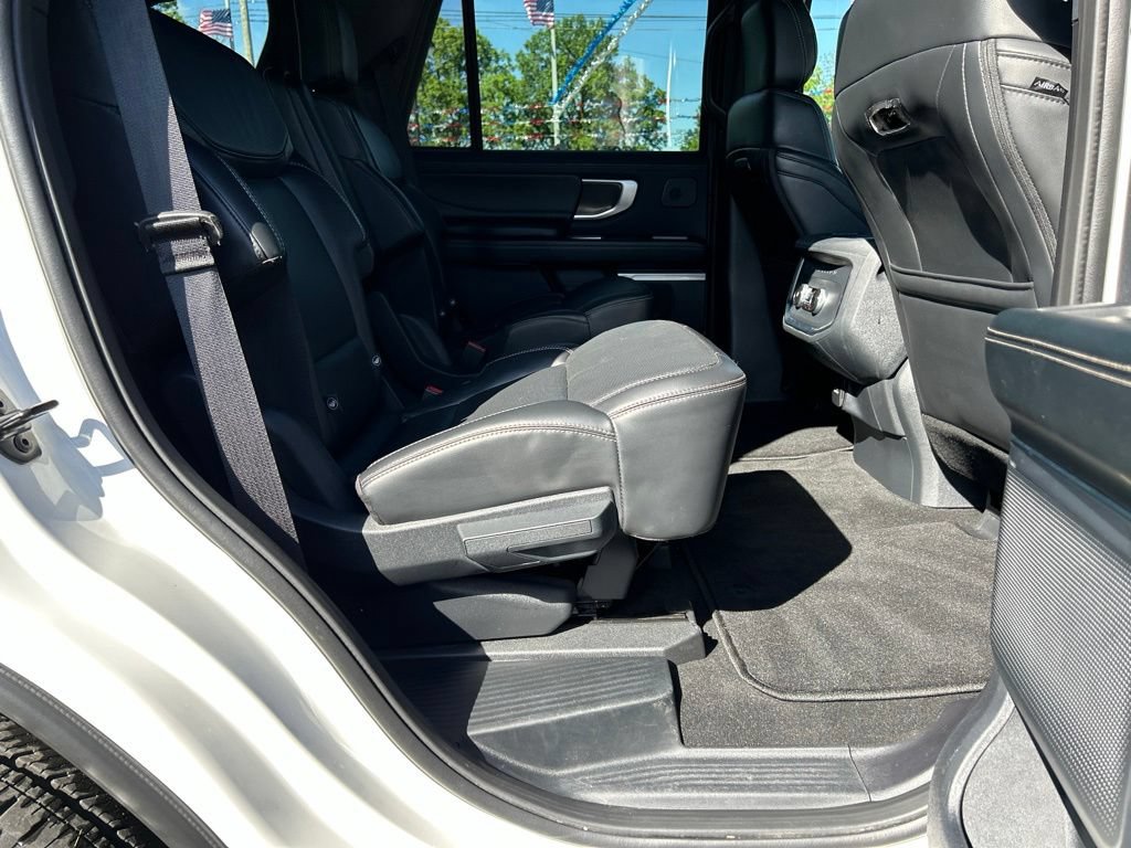 Used 2025 Ford Expedition Platinum w/ Stealth Performance Package AWD/4WD image 47