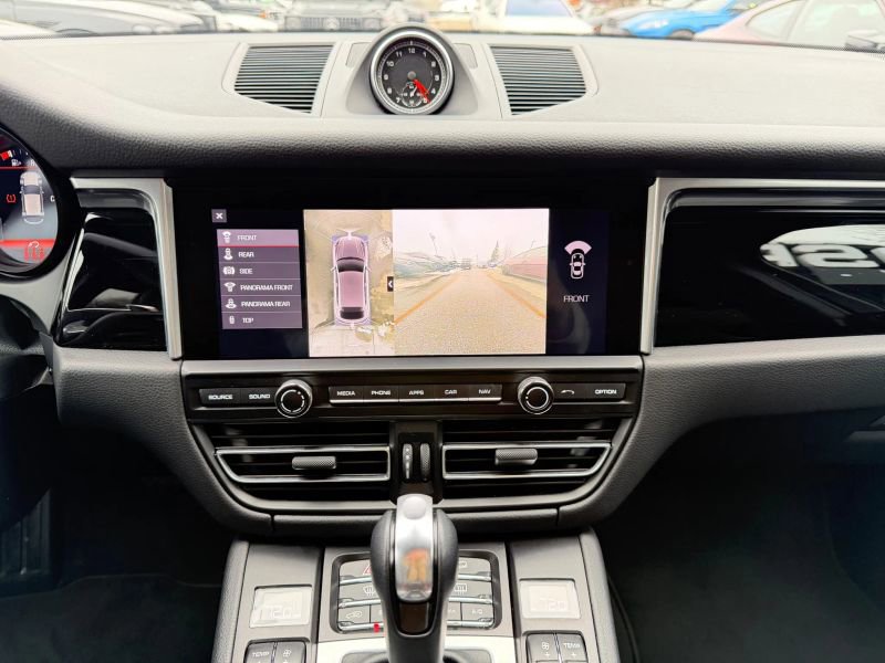 Used 2021 Porsche Macan AWD/4WD image 18