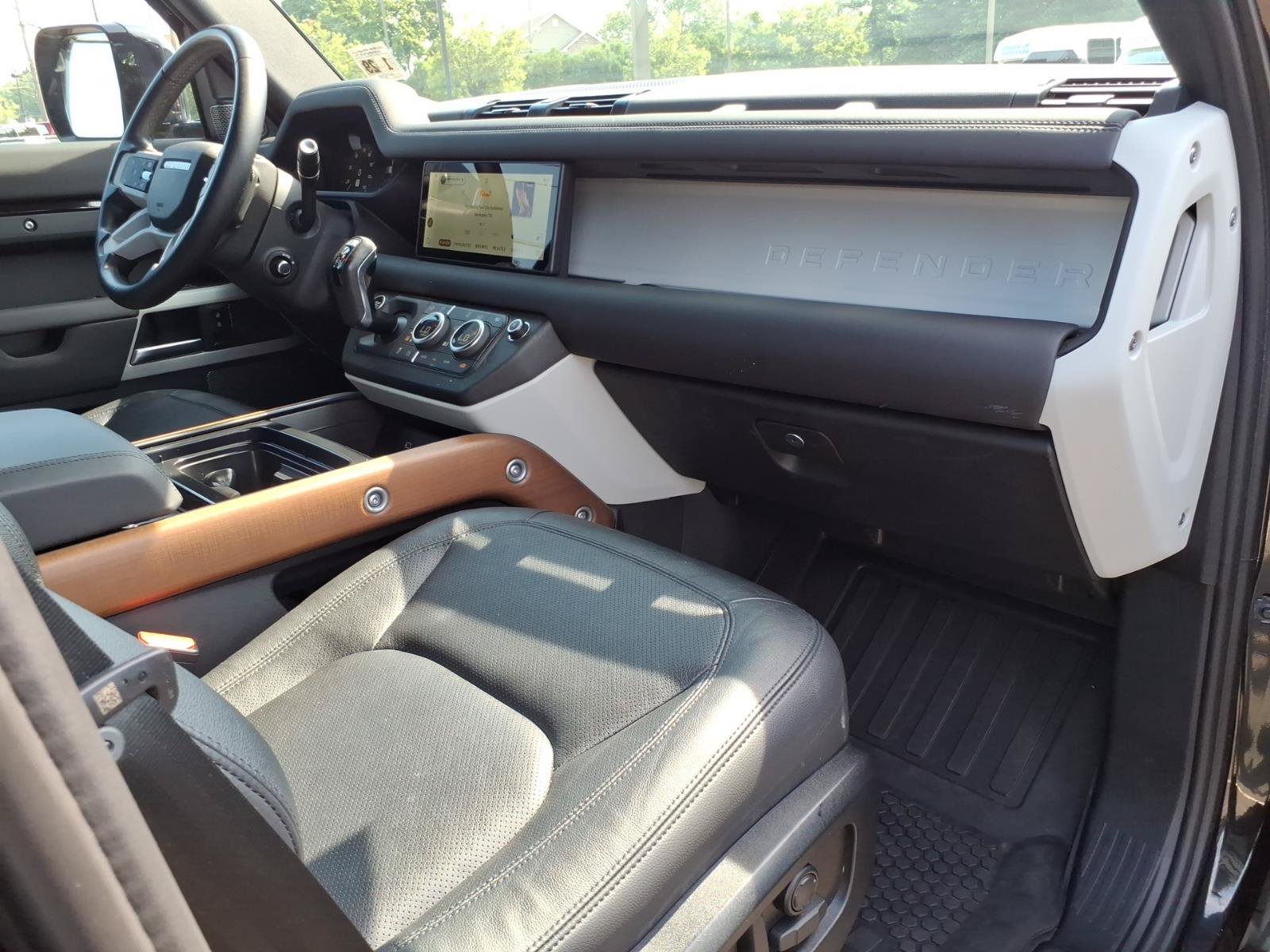 Used 2024 Land Rover Defender 110 S AWD/4WD image 9