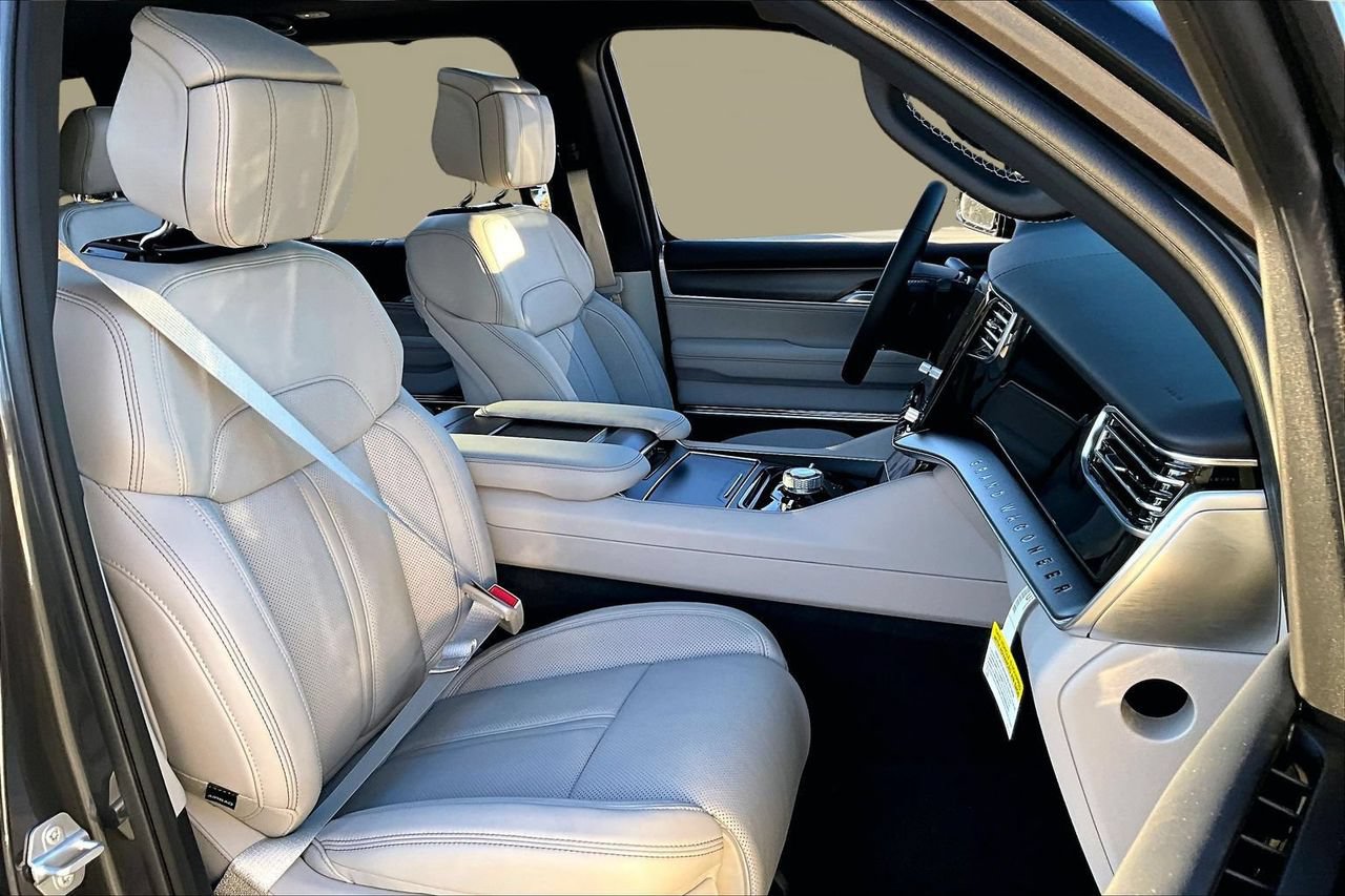 New 2026 Jeep Grand Wagoneer Summit w/ Premium Group III AWD/4WD image 20