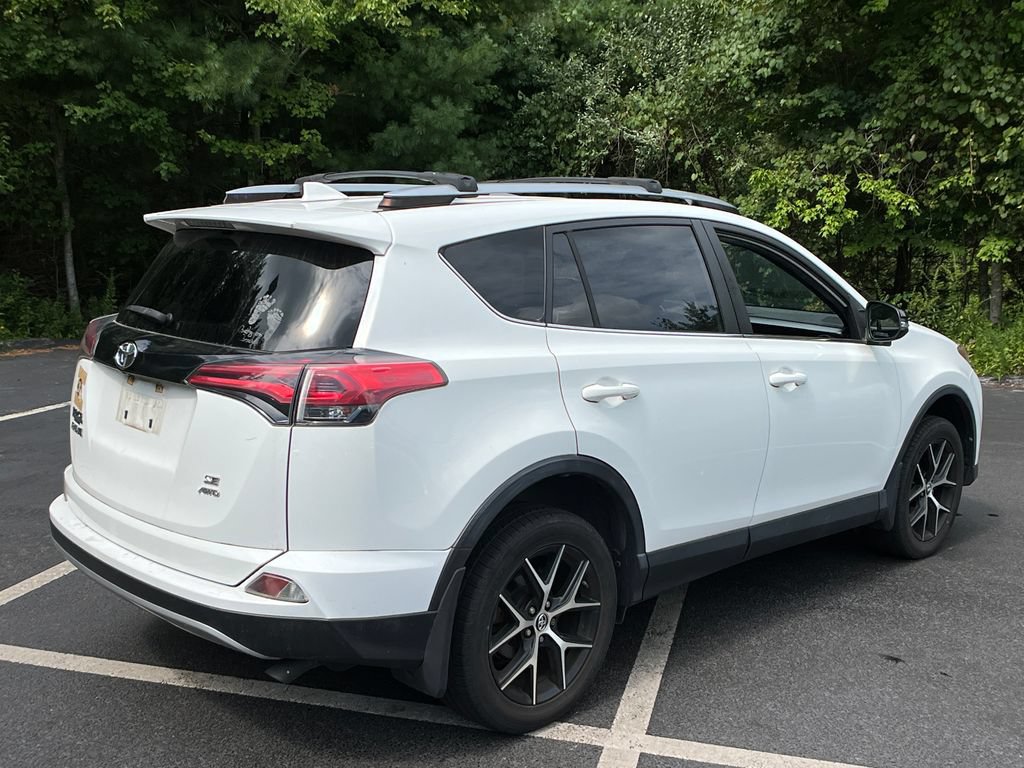 Used 2018 Toyota RAV4 SE w/ Power Extra Value Package AWD/4WD image 31