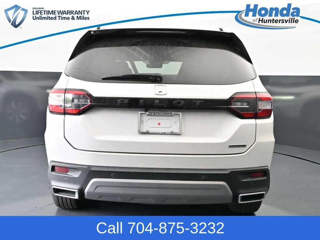 Used 2023 Honda Pilot Touring image 7