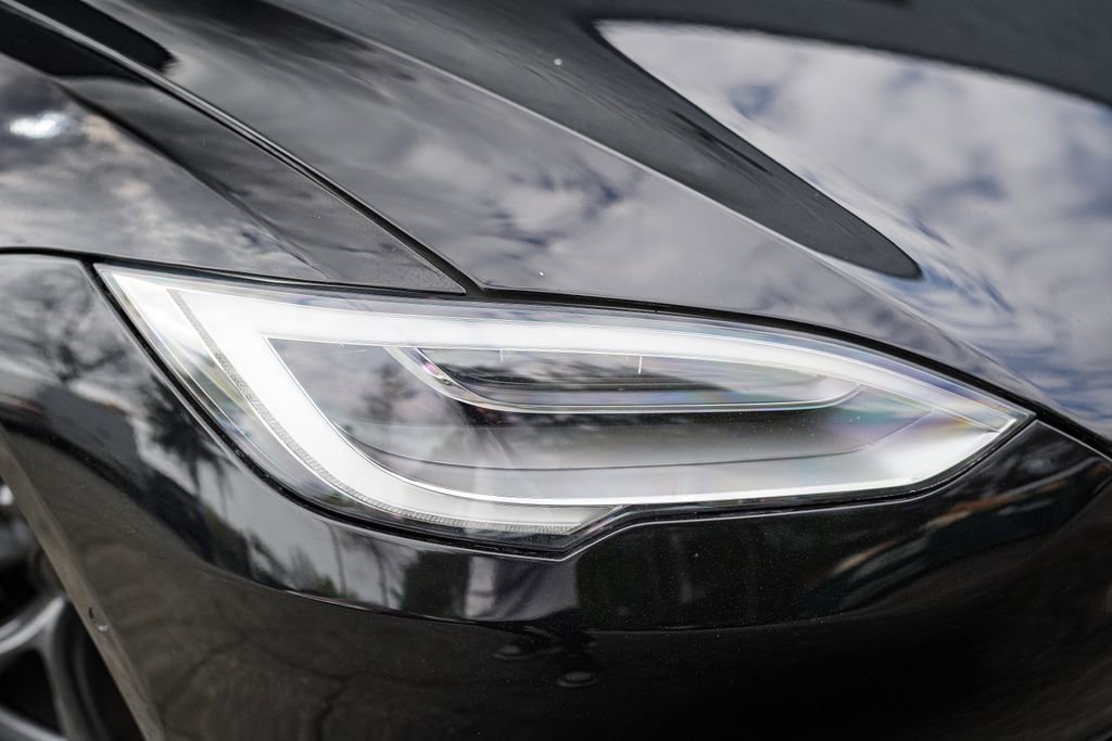 Used 2022 Tesla Model S Plaid image 6