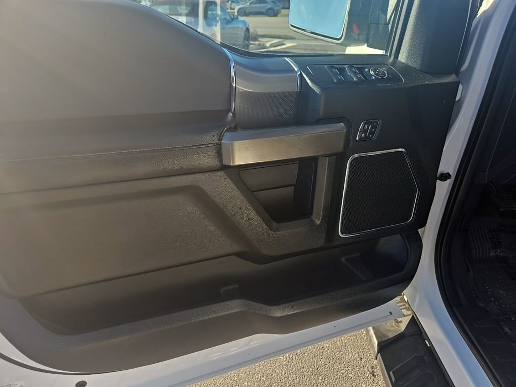 Used 2015 Ford F150 Lariat image 9