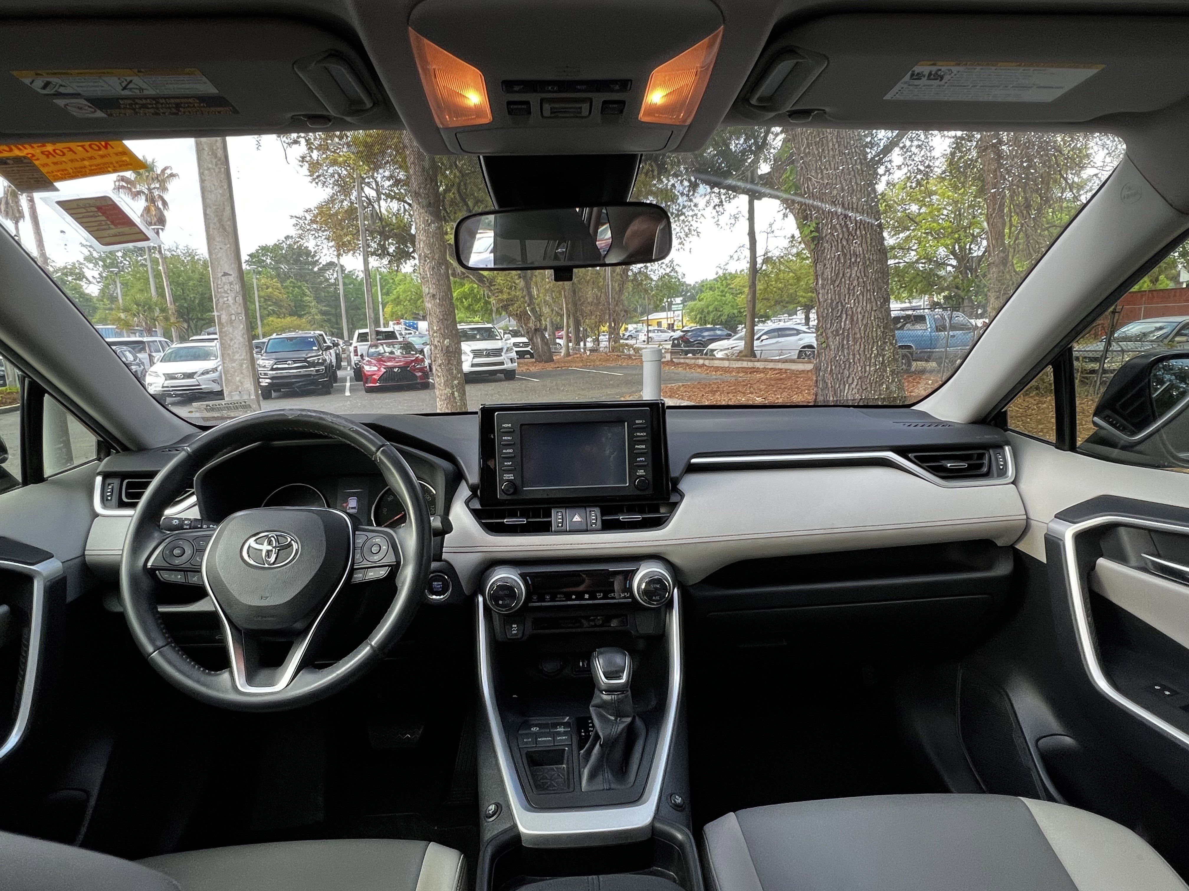 Used 2019 Toyota RAV4 XLE Premium image 37