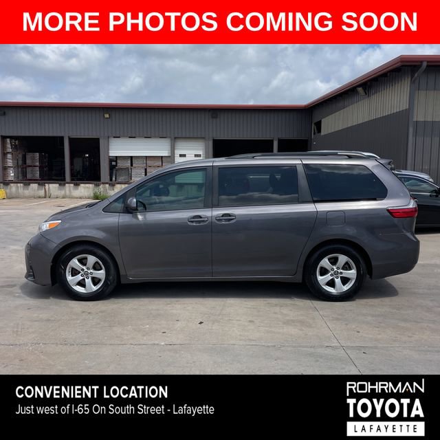 Used 2020 Toyota Sienna LE FWD image 2