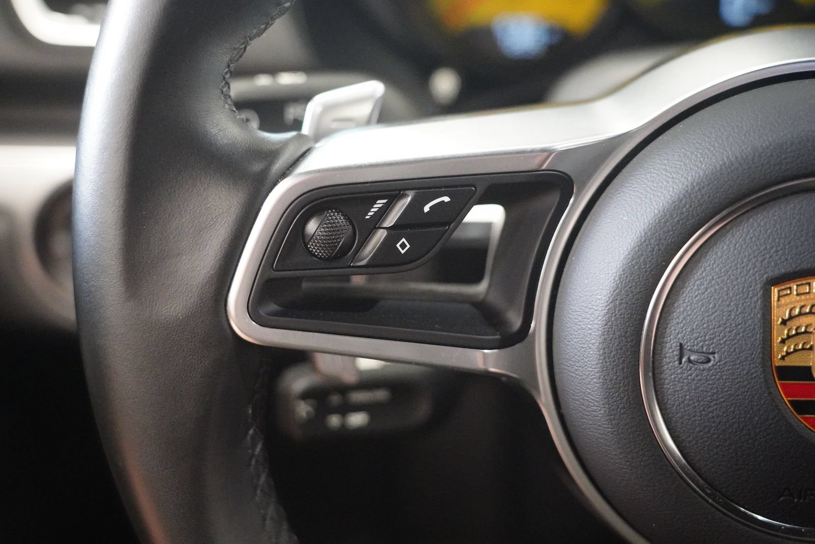 Used 2021 Porsche 718 Cayman RWD image 15