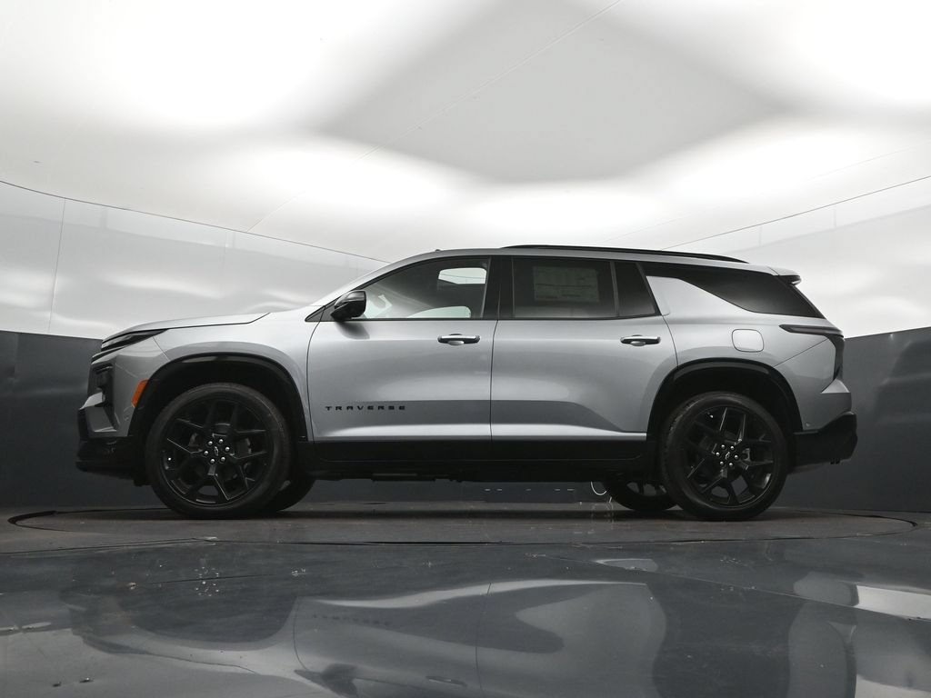 New 2026 Chevrolet Traverse RS w/ LPO, Floor Liner Package FWD image 39