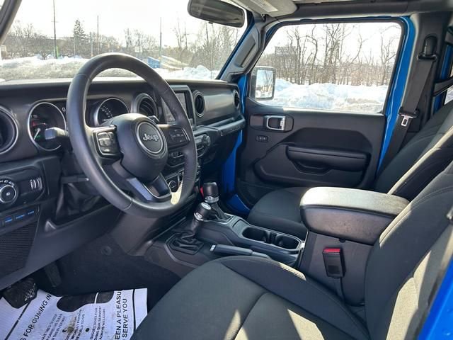 Used 2023 Jeep Wrangler Unlimited AWD/4WD image 11