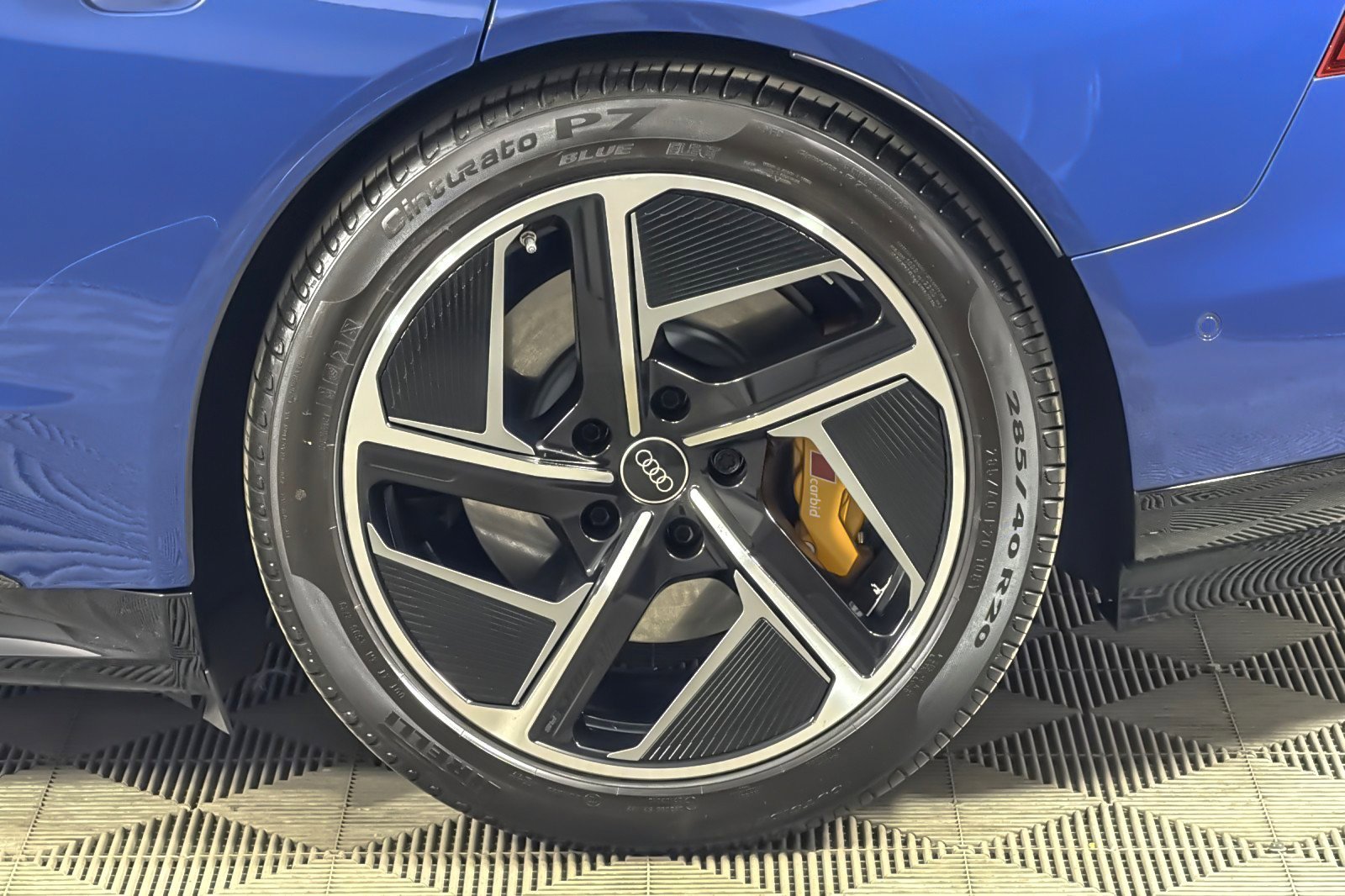 Used 2024 Audi RS e-tron GT w/ Carbon Performance Package image 25