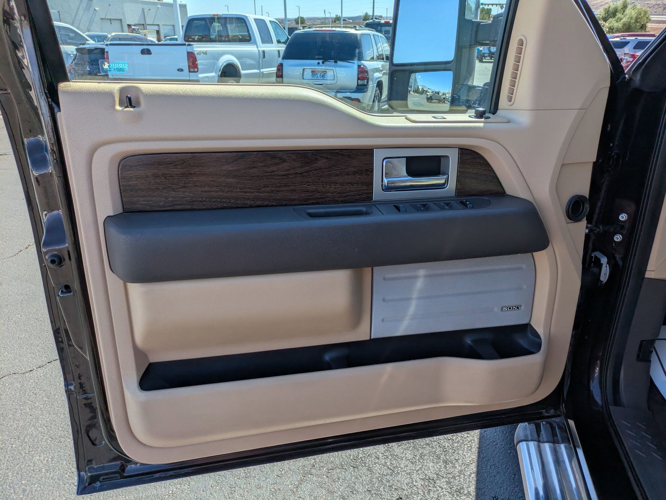 Used 2013 Ford F150 Lariat w/ Luxury Equipment Group AWD/4WD image 12