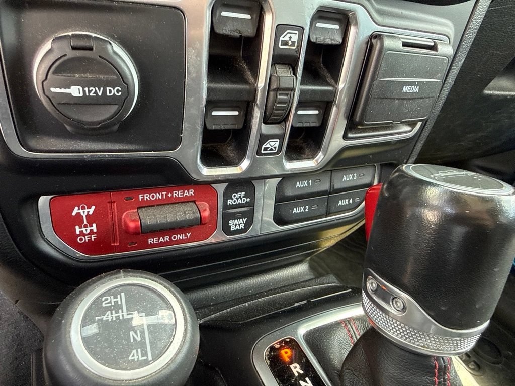 Used 2020 Jeep Gladiator Rubicon w/ Dual Top Group AWD/4WD image 27