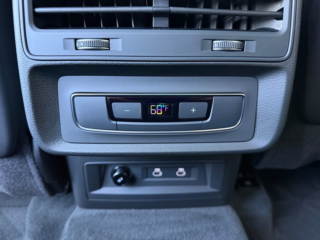 Used 2025 Audi Q7 2.0T Premium w/ Convenience Plus Package image 36