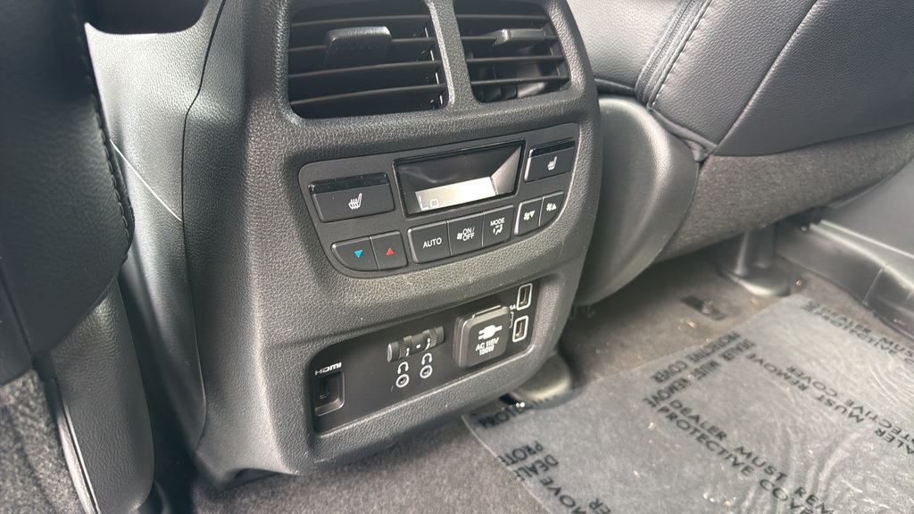 Used 2021 Honda Pilot Touring image 18