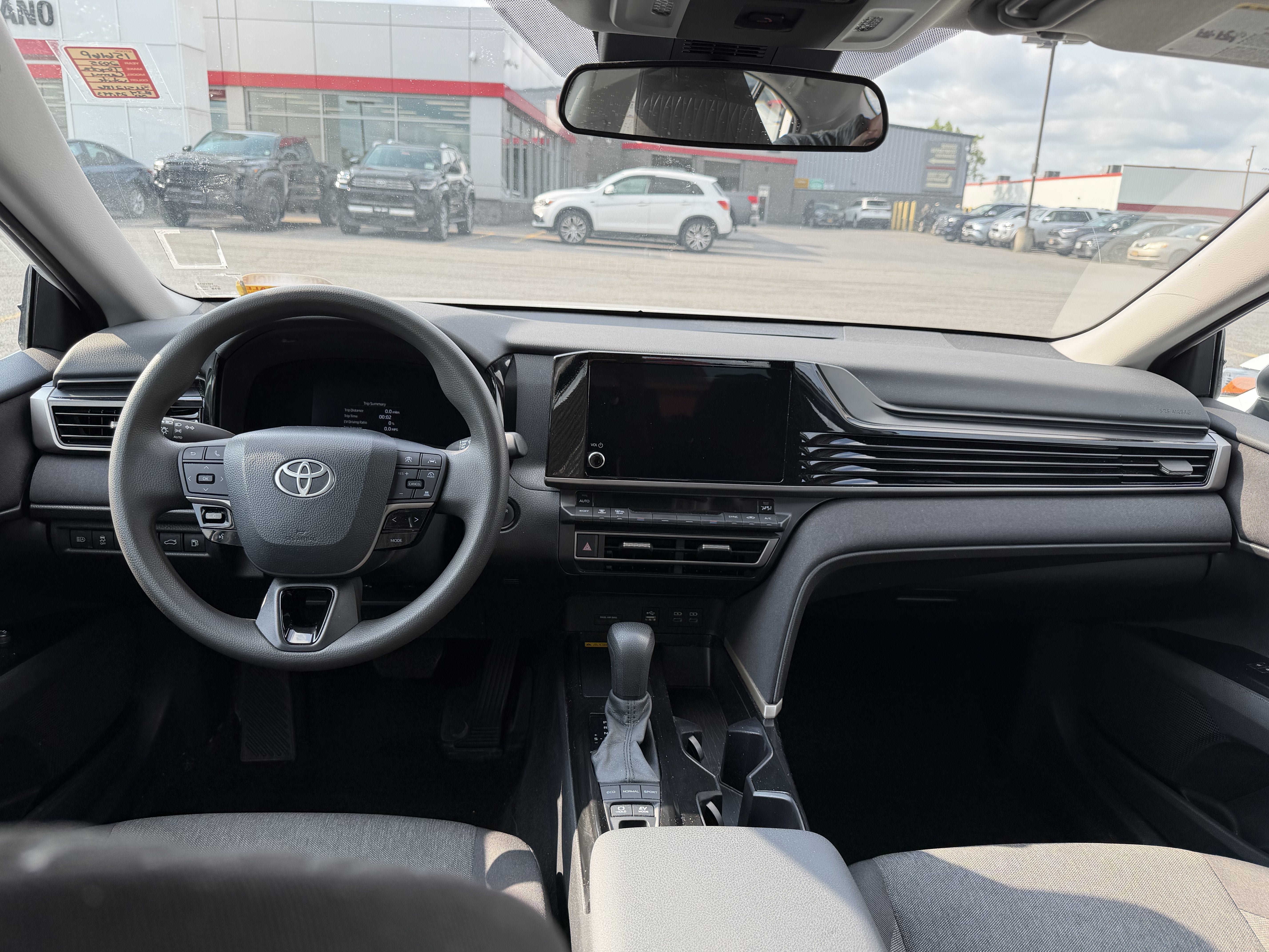 Used 2025 Toyota Camry LE AWD/4WD image 10