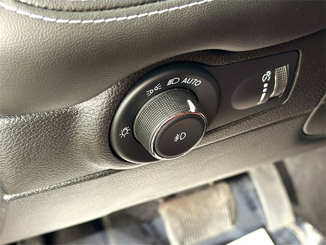 Used 2023 Dodge Durango SRT image 10