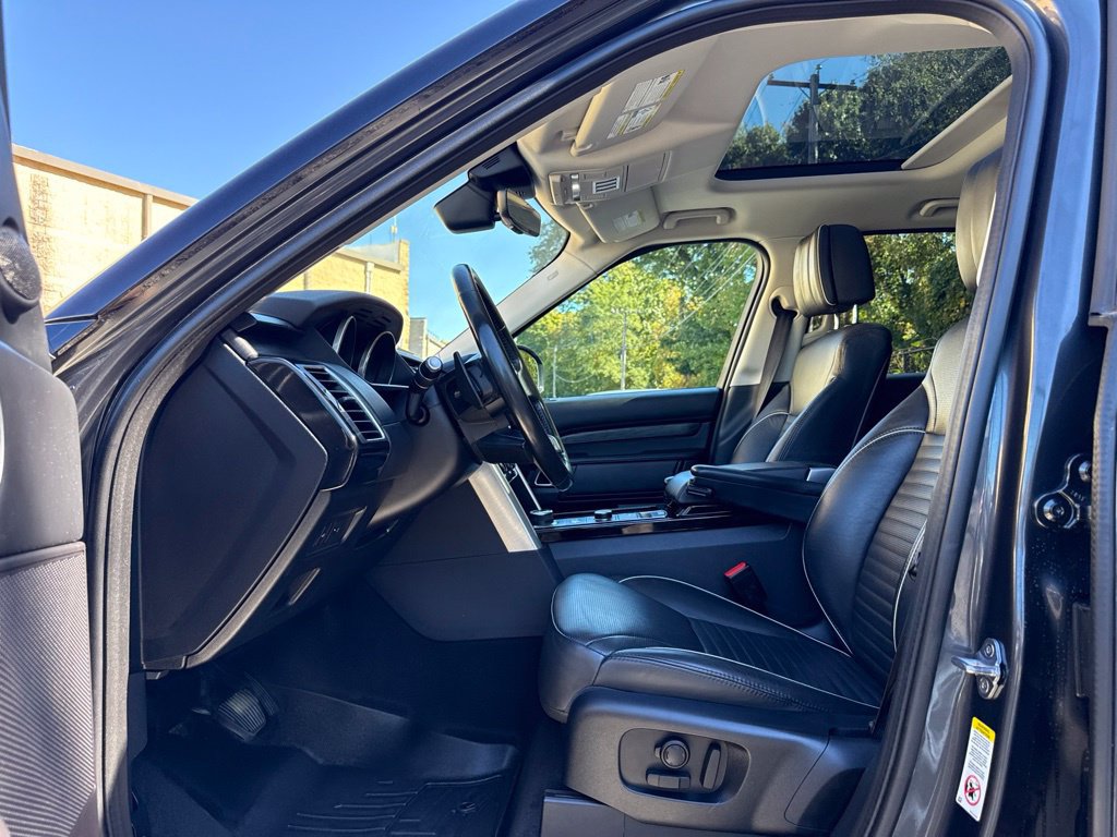 Used 2017 Land Rover Discovery HSE Luxury AWD/4WD image 14