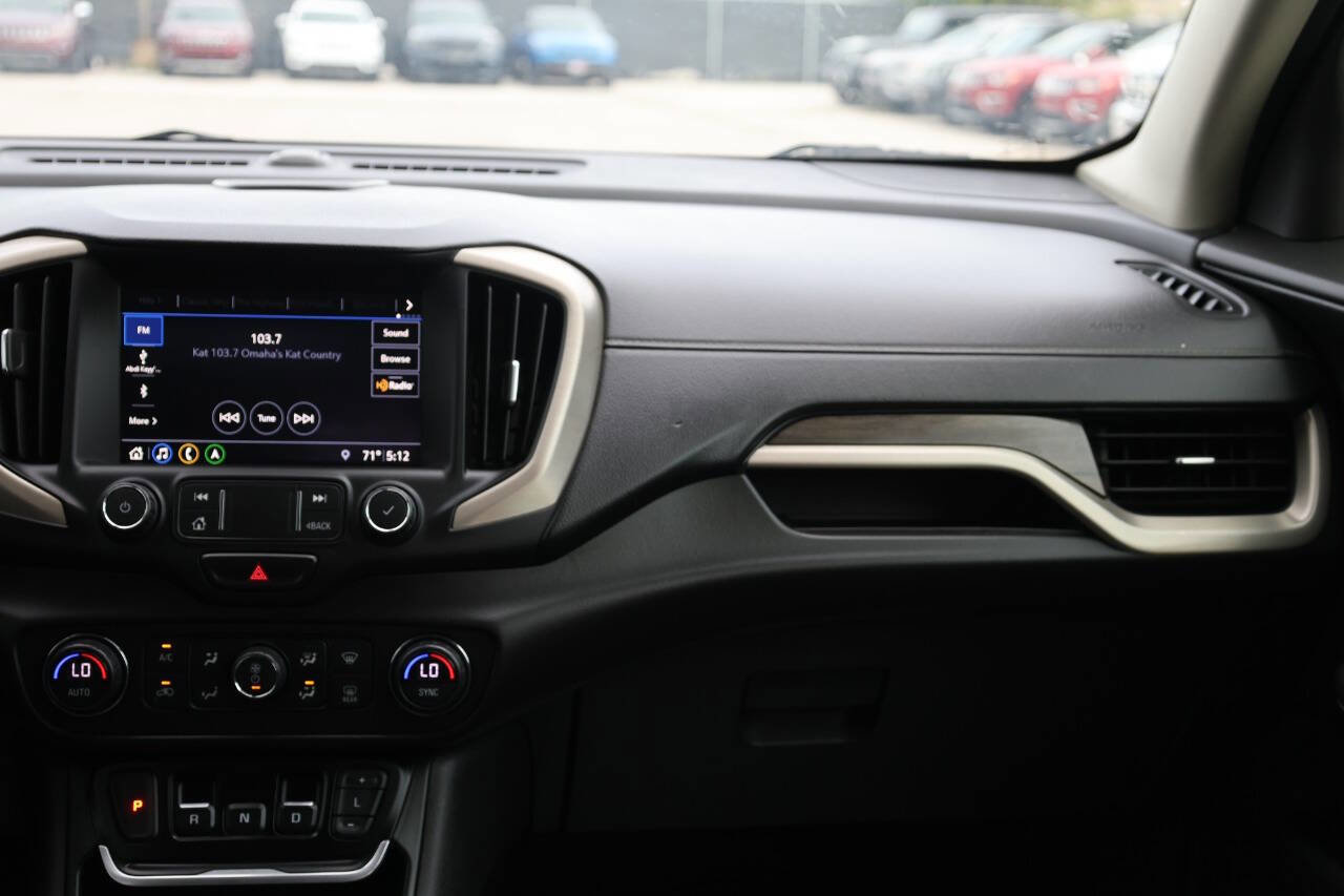 Used 2020 GMC Terrain Denali w/ Denali Premium Package image 25