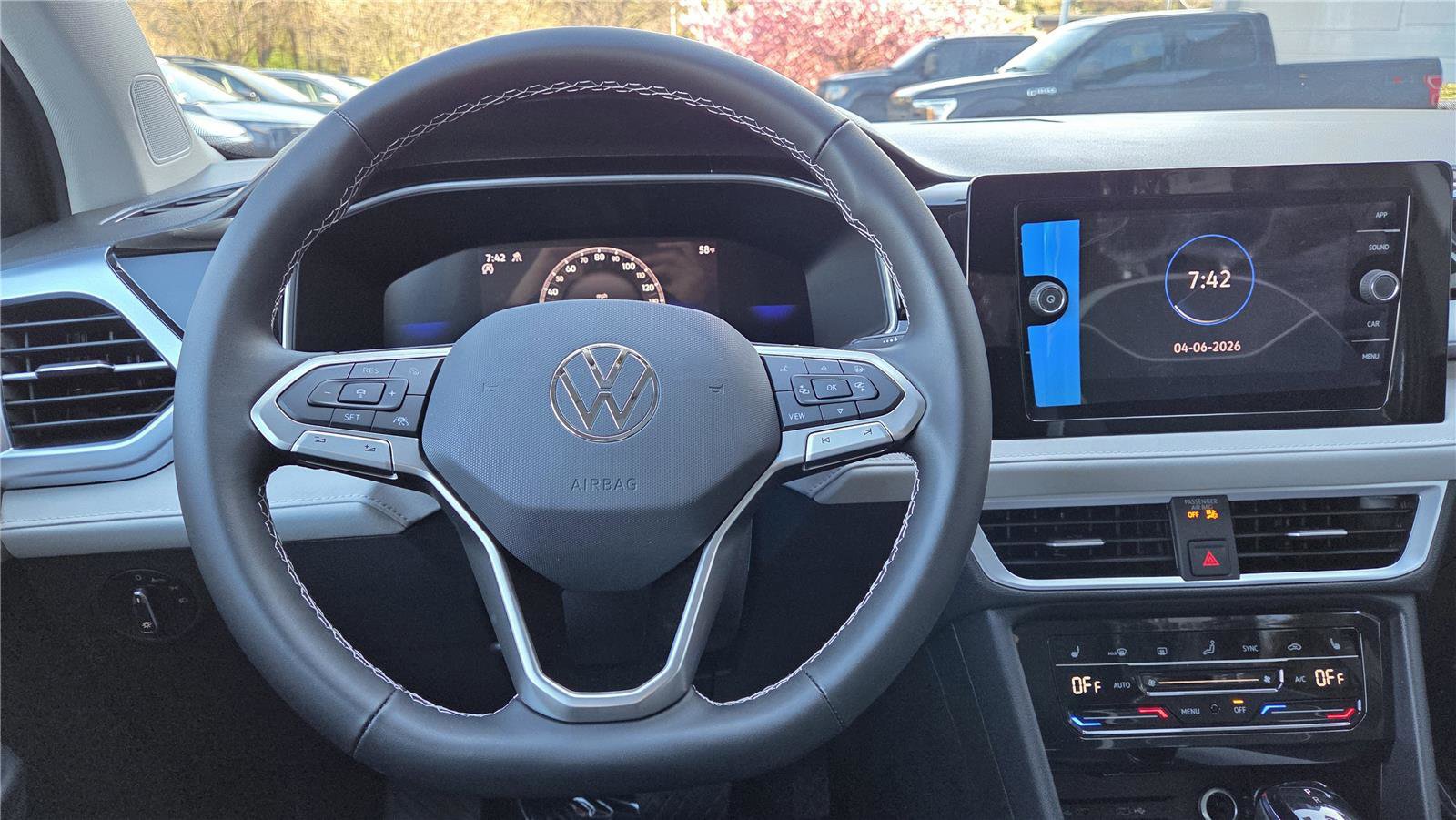 New 2026 Volkswagen Taos SE image 14