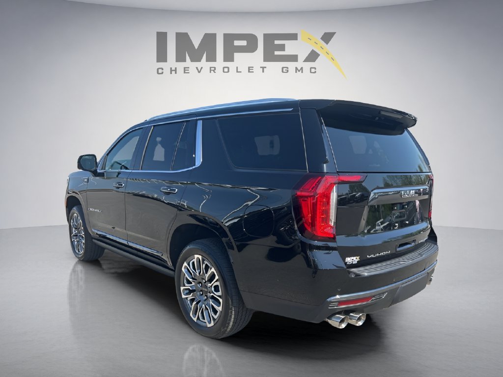 Used 2023 GMC Yukon Denali Ultimate AWD/4WD image 3