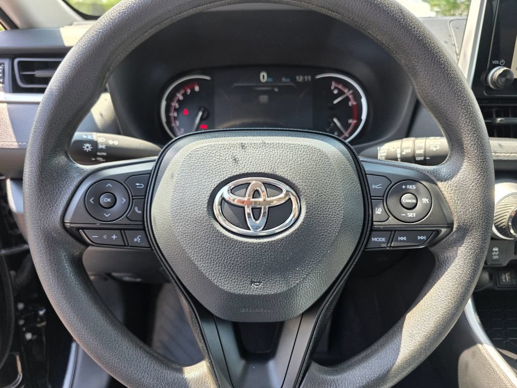Used 2025 Toyota RAV4 XLE w/ Convenience Package AWD/4WD image 15