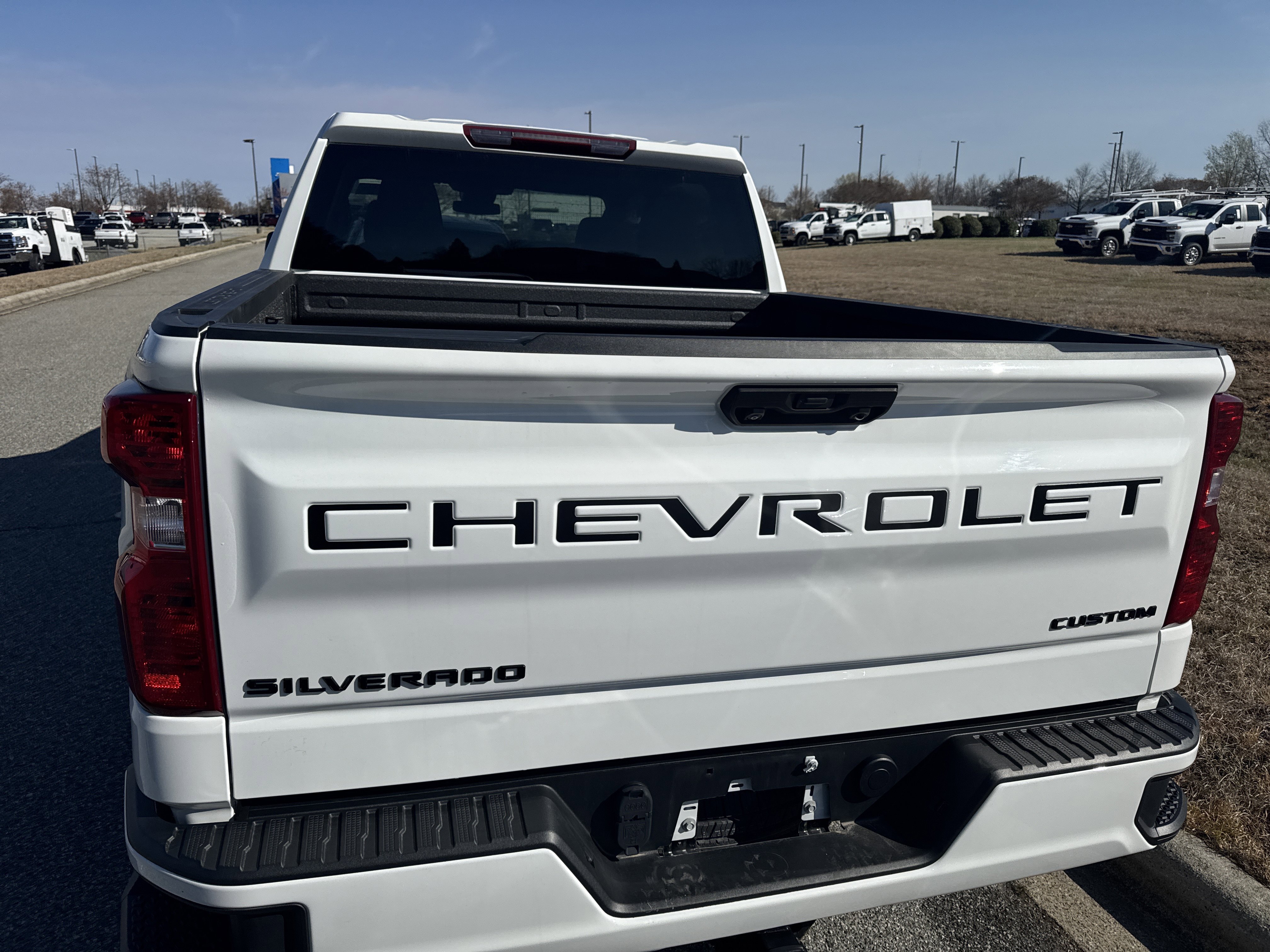 Used 2023 Chevrolet Silverado 1500 Custom image 9