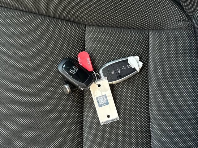 Used 2025 Honda CR-V LX image 29