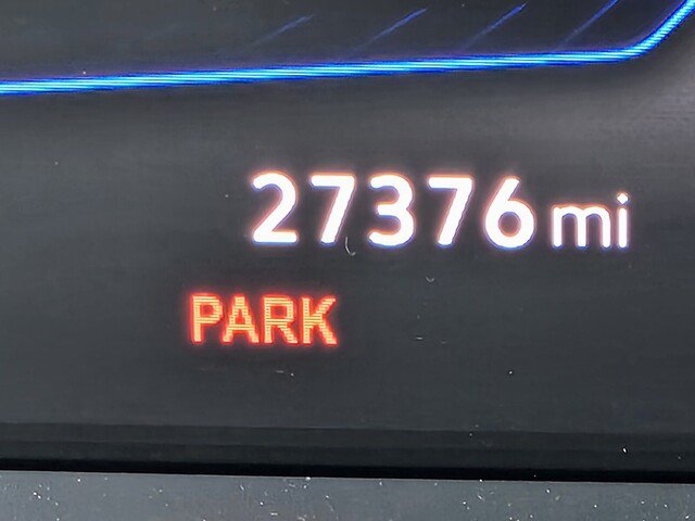 Certified 2023 Volkswagen Tiguan SE w/ Panoramic Sunroof Package FWD image 30