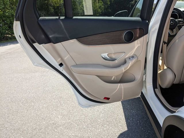 Used 2022 Mercedes-Benz GLC 300 4MATIC image 26