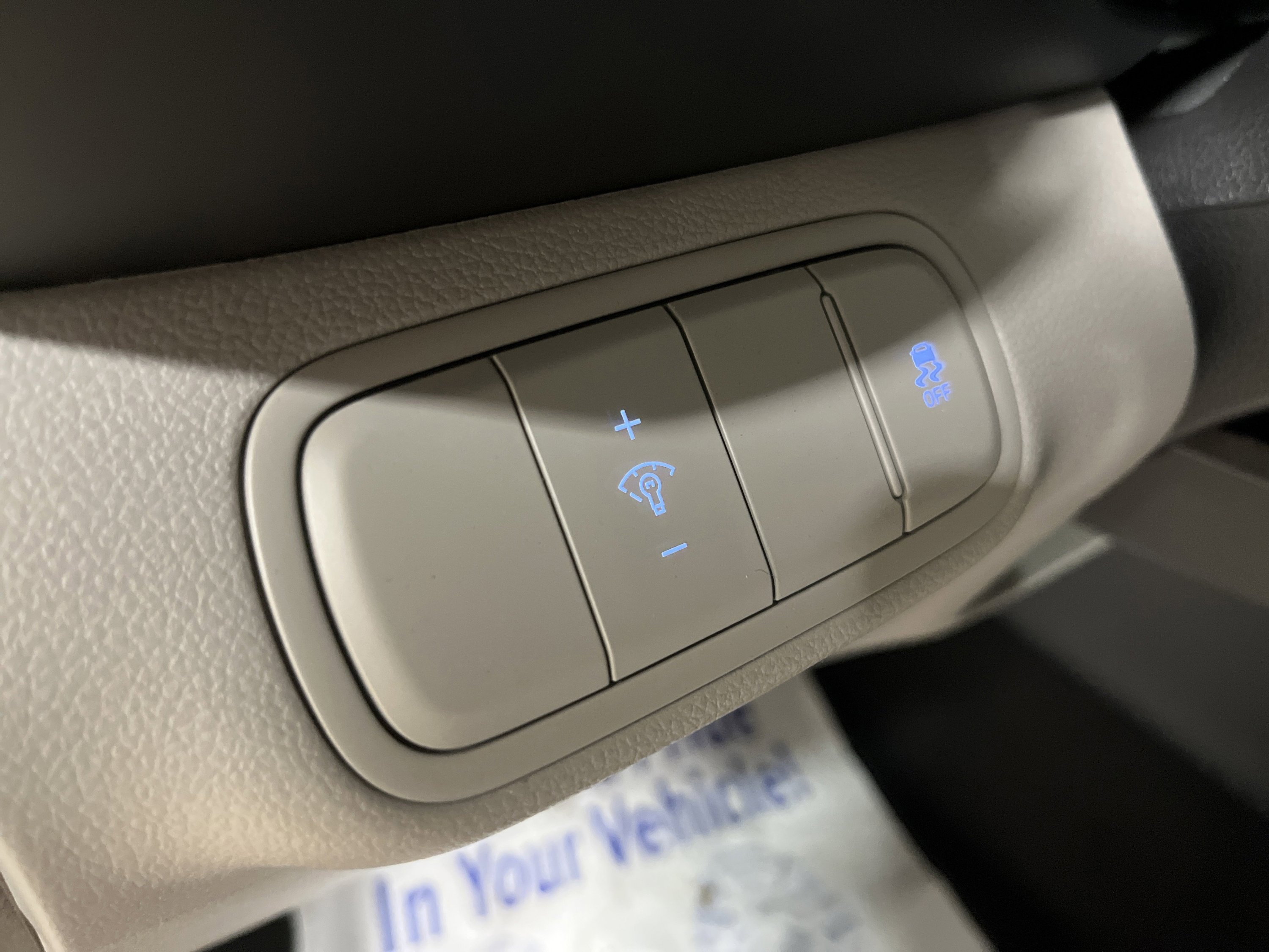 Used 2024 Hyundai Venue SEL image 16