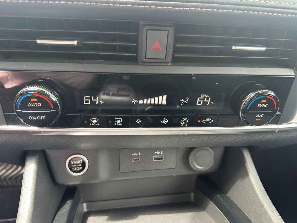 Used 2023 Nissan Rogue SV FWD image 28