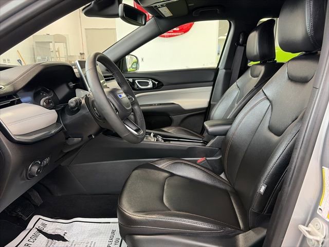 Used 2024 Jeep Compass Limited image 13