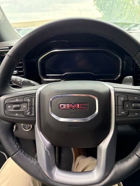 Used 2024 GMC Sierra 1500 Elevation w/ Elevation Premium Package AWD/4WD image 3