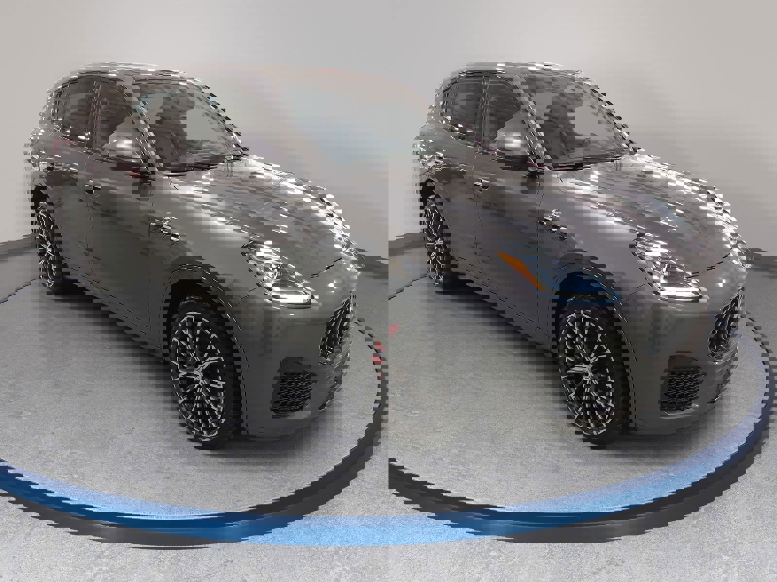 Used 2023 Maserati Grecale GT image 3