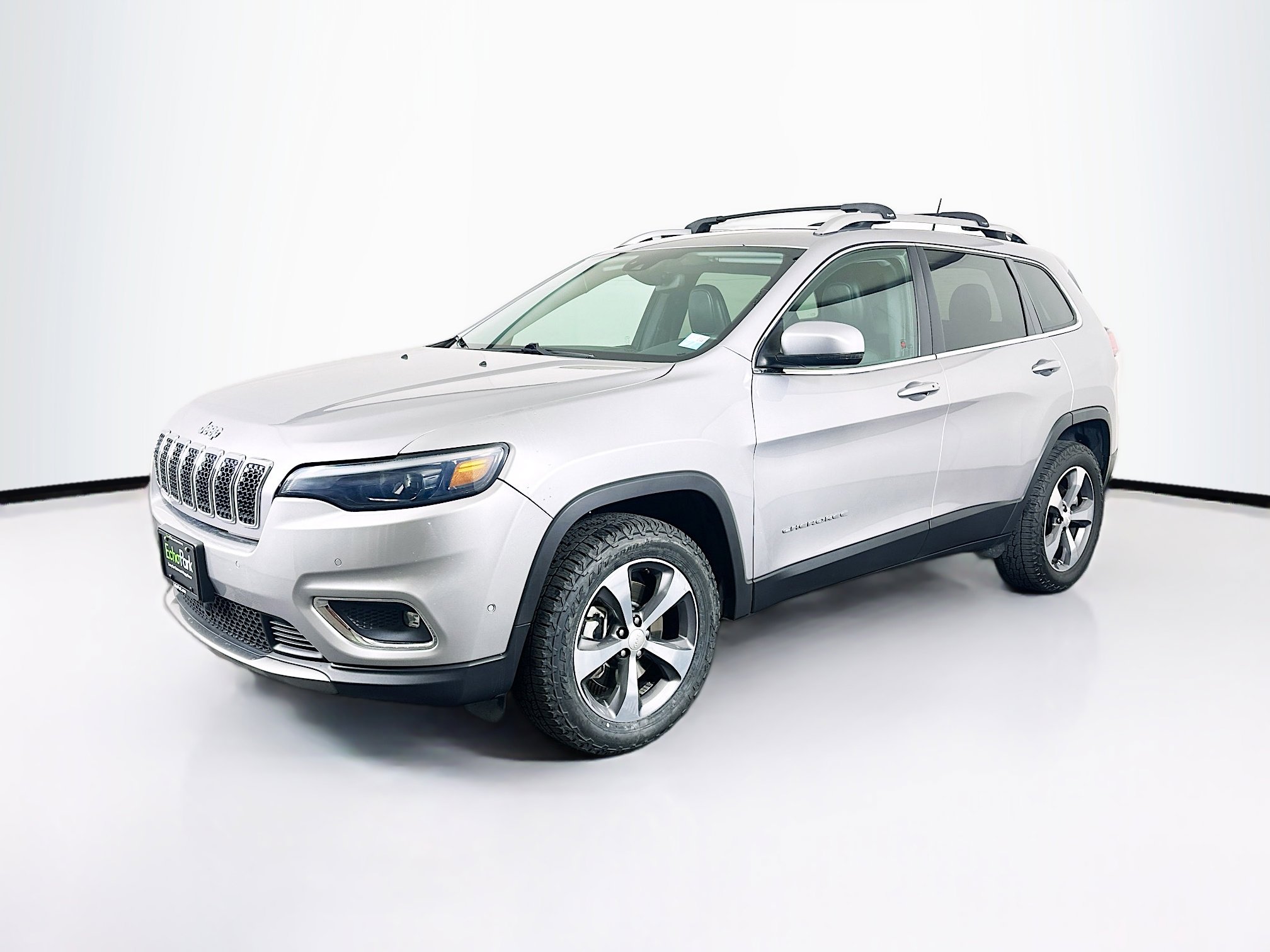 Used 2019 Jeep Cherokee Limited w/ Luxury Group AWD/4WD image 3