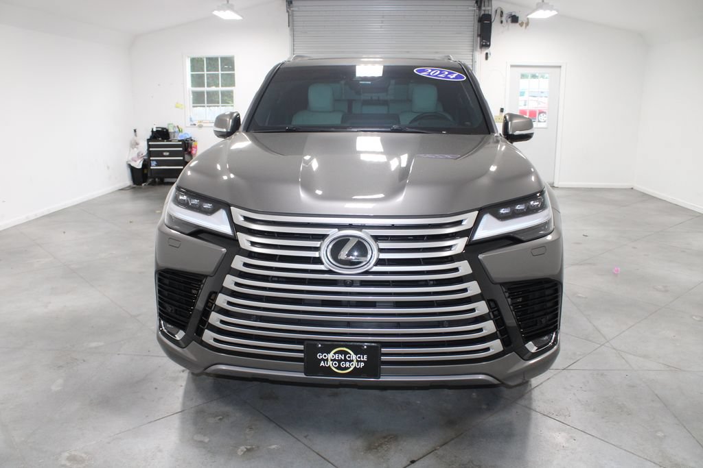 Used 2024 Lexus LX 600 4WD w/ Luxury Package image 3