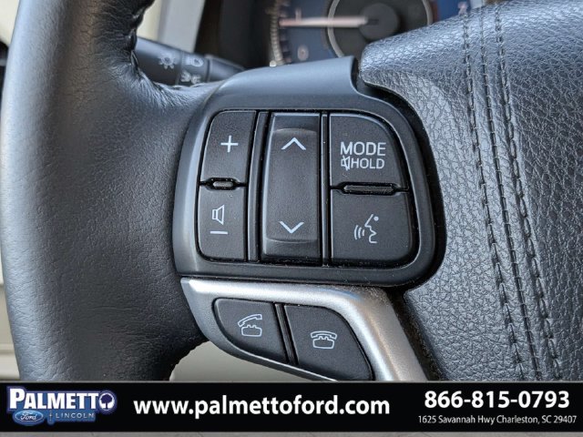 Used 2016 Toyota Sienna XLE FWD image 25