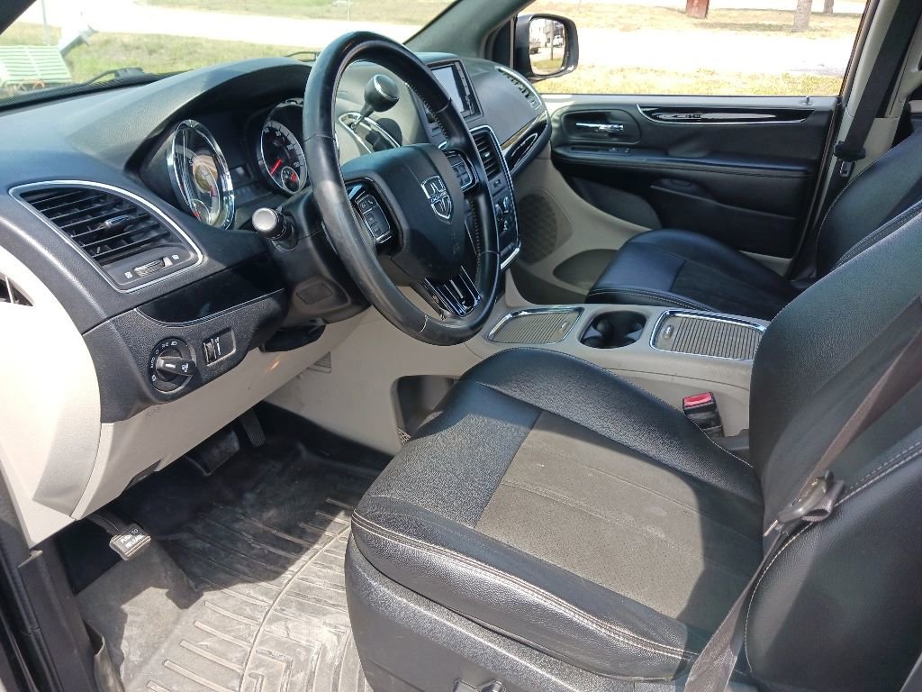 Used 2019 Dodge Grand Caravan SXT FWD image 9
