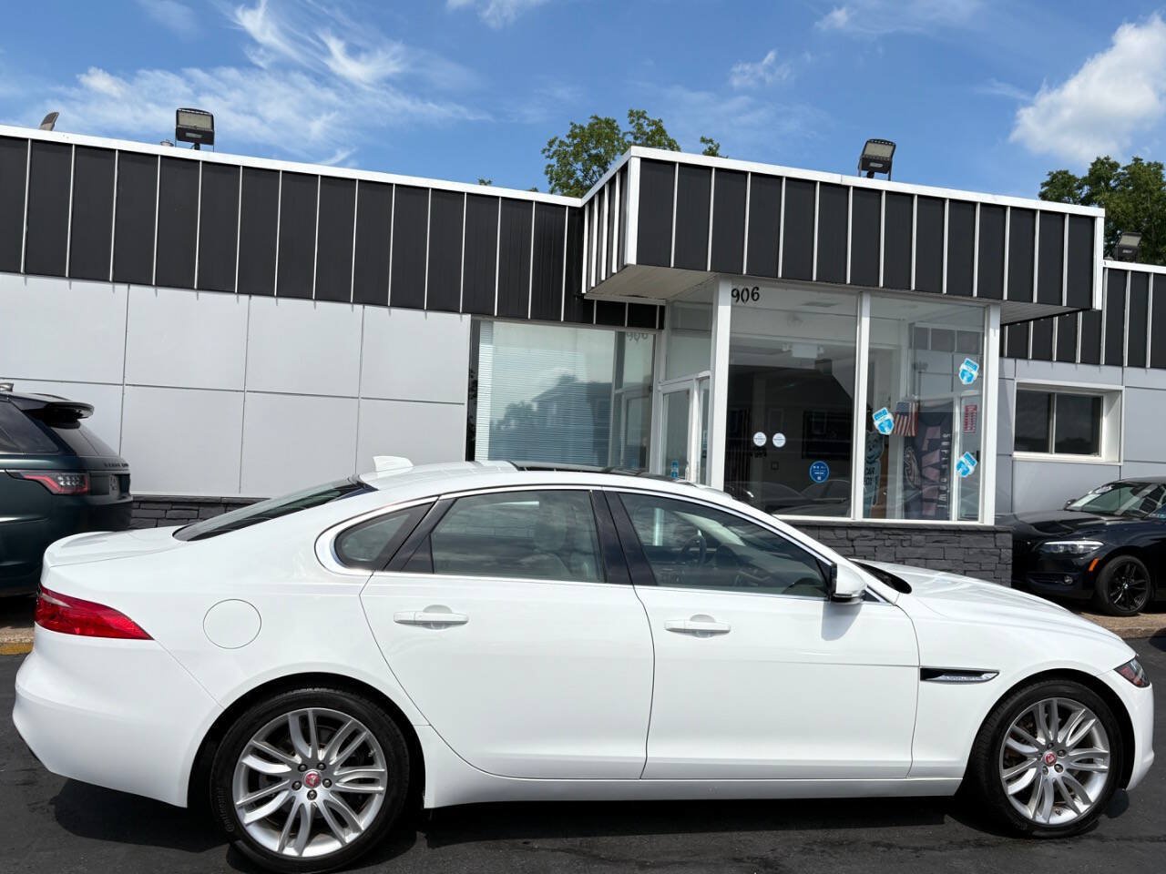 Used 2016 Jaguar XF Prestige AWD/4WD image 9