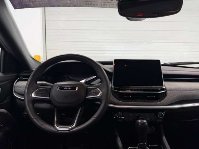 Used 2024 Jeep Compass Latitude w/ Convenience Group AWD/4WD image 29
