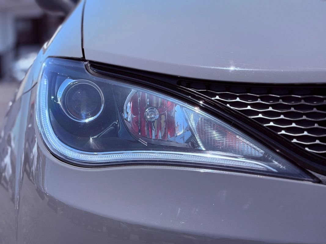 Used 2020 Chrysler Pacifica Touring-L Plus w/ S Appearance Package FWD image 9